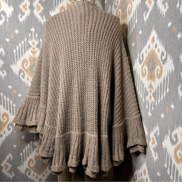 Ralph Lauren Olive Linen Alpaca Knit Ruffle Tiered Wrap - Picture 6 of 16